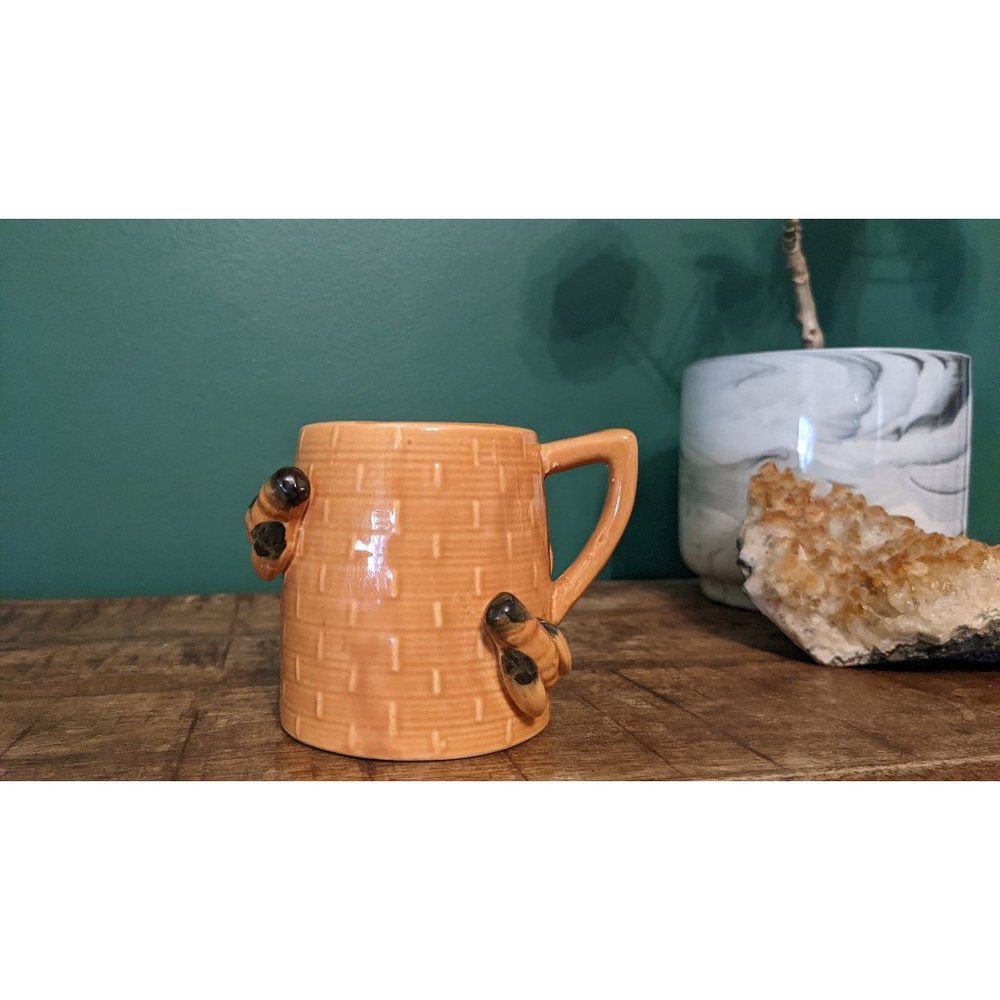 Vintage 3D Honey bees on Hive Coffee/Tea Mug